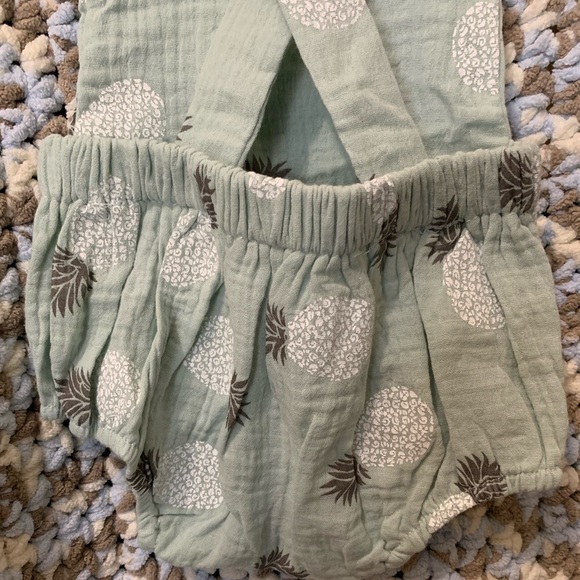 🎉✨HPx2🎉✨Baby Suspender Bodysuit - Picture 5 of 9